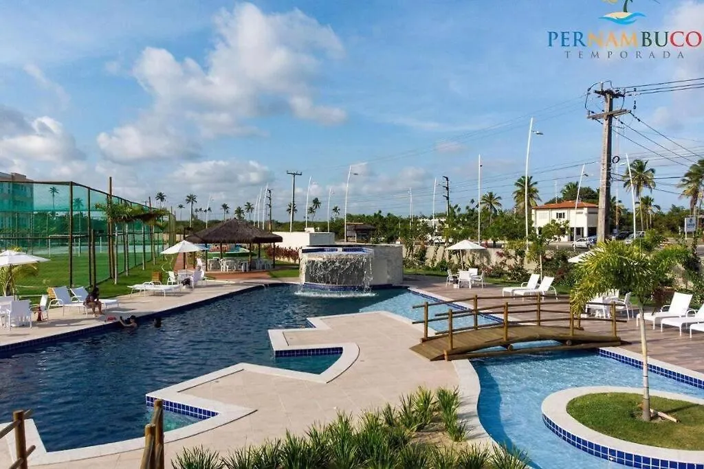 Apartamento em Condomínio com Piscinas-1